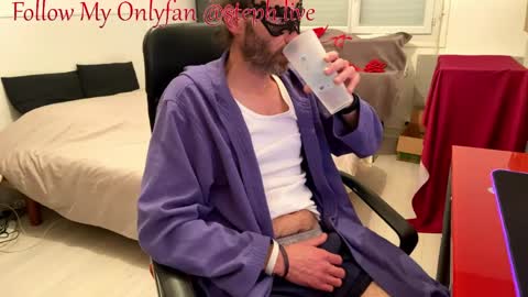 Snapshot of stephxl chatting on April 9, 5:07 pm Steph live french bigcock tbm online show from April 9, 5:07 pm