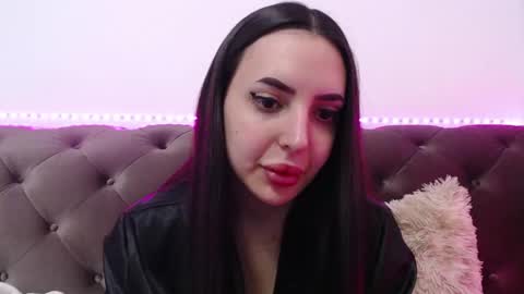 StepMommy19 online show from February 18, 11:52 pm