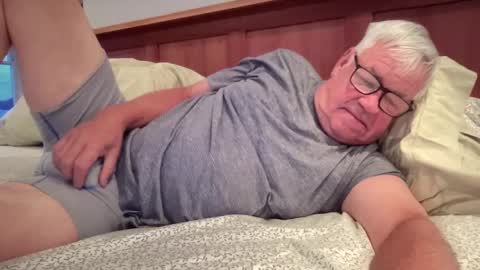 Steve online show from October 12, 9:58 pm