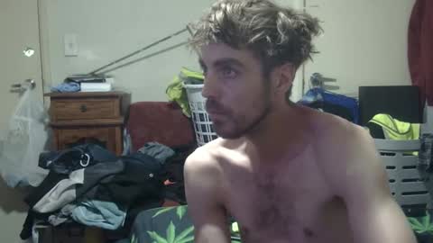 Snapshot of steveaussie chatting on February 2, 6:53 pm Australian420 online show from February 2, 6:53 pm