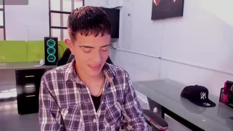 Stevenn online show from February 23, 9:05 pm