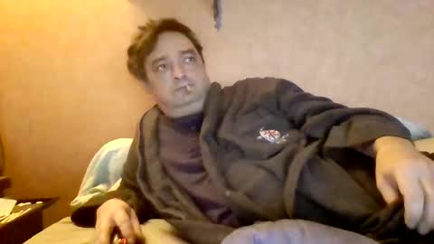 Snapshot of stevefromfrance chatting on December 7, 8:00 am stevefromfrance online show from December 7, 8:00 am