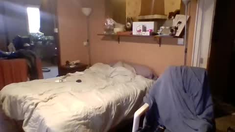 Snapshot of stevefromfrance chatting on December 17, 1:38 pm stevefromfrance online show from December 17, 1:38 pm