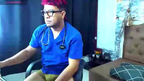 Snapshot of steven_thomson chatting on October 28, 1:53 am Steven online show from October 28, 1:53 am