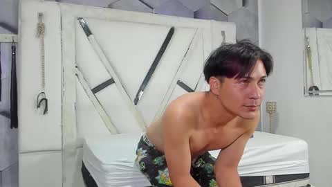 Snapshot of stevenhumps2 chatting on September 21, 2:24 am orian online show from September 21, 2:24 am