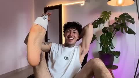 Daniel Steven Navarro online show from April 13, 4:01 pm