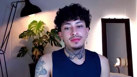 Daniel Steven Navarro online show from April 26, 9:56 pm