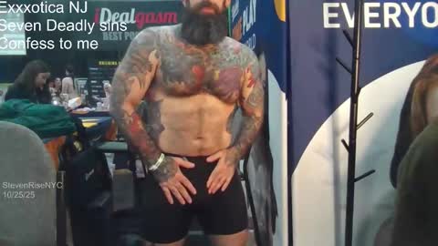 Snapshot of stevenrisenyc chatting on October 26, 1:22 am StevenRiseNYC online show from October 26, 1:22 am