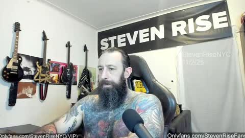 Snapshot of stevenrisenyc chatting on November 3, 1:19 am StevenRiseNYC online show from November 3, 1:19 am