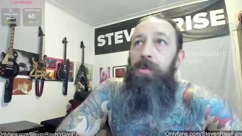 Snapshot of stevenrisenyc chatting on November 11, 3:28 am StevenRiseNYC online show from November 11, 3:28 am