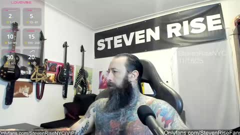 Snapshot of stevenrisenyc chatting on November 19, 1:38 am StevenRiseNYC online show from November 19, 1:38 am
