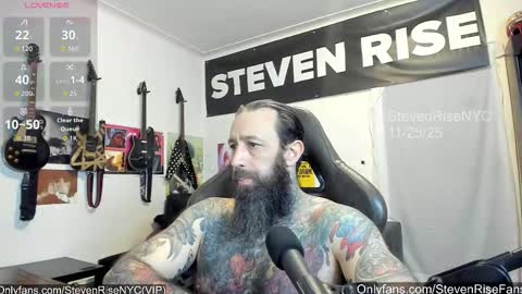 Snapshot of stevenrisenyc chatting on November 26, 1:28 am StevenRiseNYC online show from November 26, 1:28 am