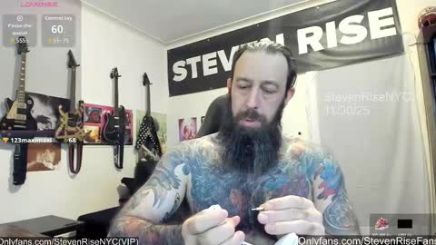 Snapshot of stevenrisenyc chatting on November 30, 1:37 pm StevenRiseNYC online show from November 30, 1:37 pm