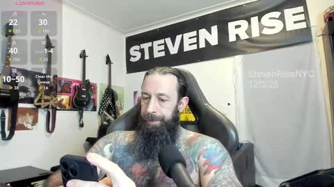 Snapshot of stevenrisenyc chatting on December 4, 2:10 am StevenRiseNYC online show from December 4, 2:10 am