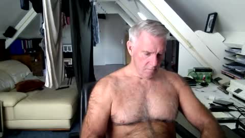 Snapshot of stevetwo chatting on September 22, 11:23 am stevetwo online show from September 22, 11:23 am