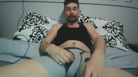 Snapshot of steviecombes01 chatting on April 21, 4:08 am steviecombes01 online show from April 21, 4:08 am