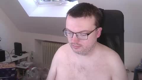 Oliver online show from March 6, 9:50 am