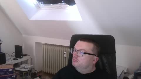 Oliver online show from April 15, 7:04 am