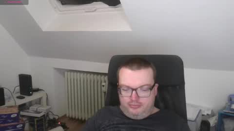 Oliver online show from April 15, 7:10 pm