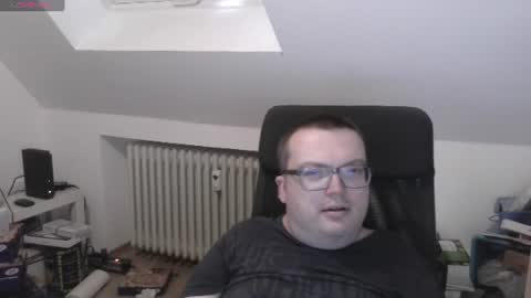 Snapshot of still_alive1985 chatting on July 7, 6:56 pm Oliver online show from July 7, 6:56 pm