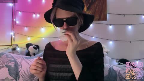 stillsweety online show from March 27, 12:05 am