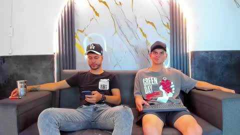 friends online show from February 20, 6:26 am