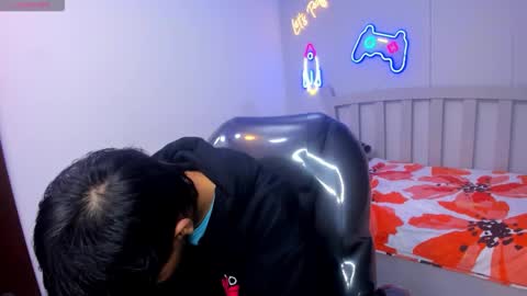 Stiwen online show from October 13, 1:44 pm