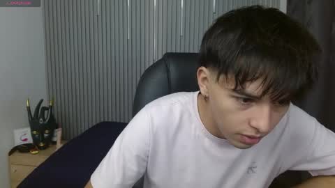 Stiwen online show from April 16, 3:13 pm