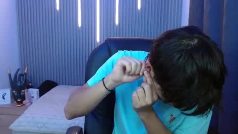 Snapshot of stiwentwink chatting on June 25, 2:54 pm Stiwen online show from June 25, 2:54 pm