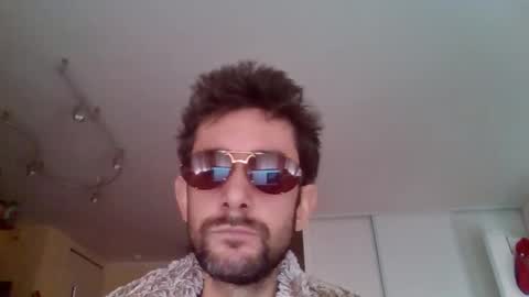 Snapshot of stmnog9477 chatting on November 12, 9:32 am Julien9477 online show from November 12, 9:32 am