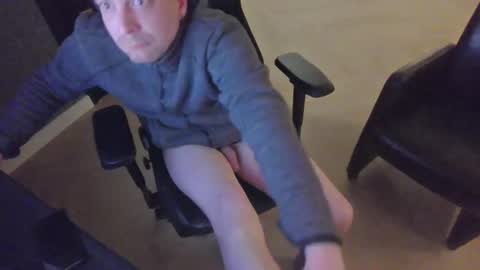 Snapshot of stoeprand92 chatting on April 1, 1:06 am stoeprand92 online show from April 1, 1:06 am