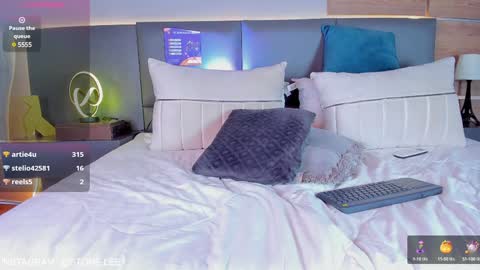 Snapshot of stone_lee_ chatting on January 8, 7:13 am Stone Lee online show from January 8, 7:13 am