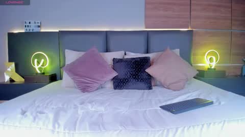 Snapshot of stone_lee_ chatting on September 9, 8:47 am Stone Lee online show from September 9, 8:47 am