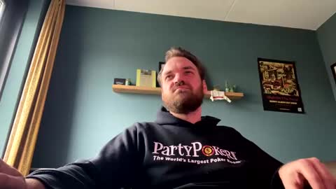 Snapshot of stonednboner chatting on December 27, 1:18 pm Stonerboner online show from December 27, 1:18 pm