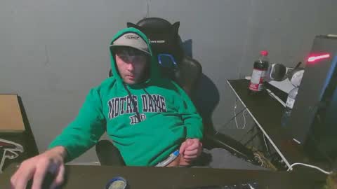 Snapshot of stonedpanda77 chatting on December 18, 5:15 am stonedpanda77 online show from December 18, 5:15 am