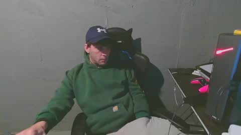 Snapshot of stonedpanda77 chatting on January 25, 5:40 am stonedpanda77 online show from January 25, 5:40 am