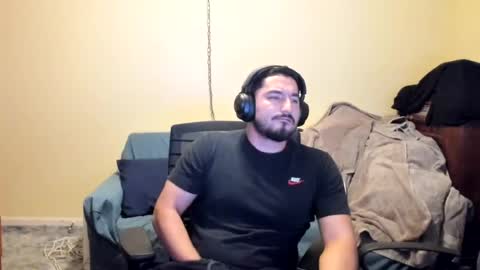 Snapshot of stonerfit chatting on July 11, 6:38 am StonerFit online show from July 11, 6:38 am