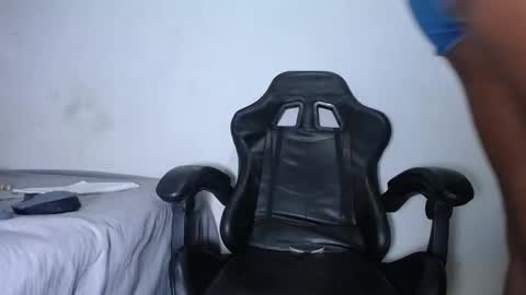 Snapshot of stormiing_18 chatting on December 4, 4:38 pm stormiing_18 online show from December 4, 4:38 pm