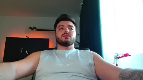 Snapshot of stoulmeu chatting on April 5, 2:25 pm Jack online show from April 5, 2:25 pm