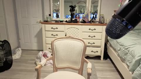 str8whiteboy21 online show from December 14, 8:20 am