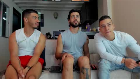 straight__friends online show from December 2, 11:00 pm