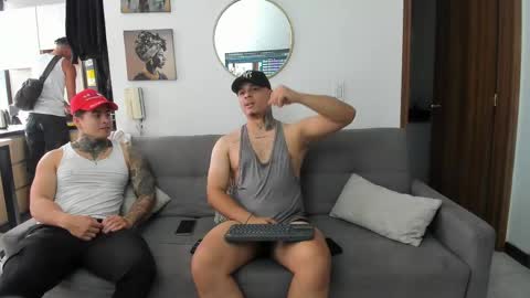 straight__friends online show from May 19, 1:50 pm