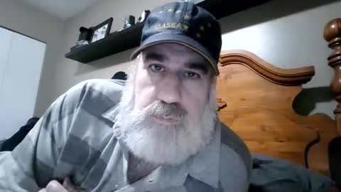 Snapshot of straightbear4you chatting on October 17, 9:39 pm Straightbear4you online show from October 17, 9:39 pm