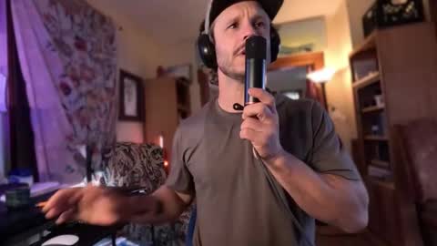 Snapshot of straightishd chatting on October 30, 4:30 pm Cowboy Zuhly online show from October 30, 4:30 pm