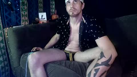 Snapshot of straitpipermann22 chatting on February 3, 7:46 am straitpipermann22 online show from February 3, 7:46 am