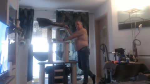 Stranger online show from October 26, 7:03 am