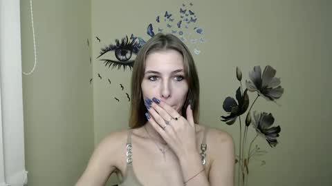 Snapshot of stranger_giirl chatting on December 4, 1:09 pm Amalia online show from December 4, 1:09 pm