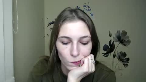 Snapshot of stranger_giirl chatting on December 13, 7:21 pm Amalia online show from December 13, 7:21 pm