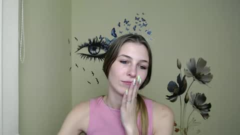 Snapshot of stranger_giirl chatting on December 16, 5:00 pm Amalia online show from December 16, 5:00 pm