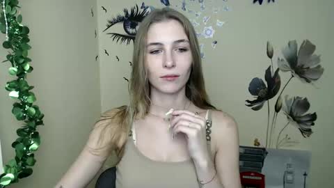 Snapshot of stranger_giirl chatting on December 23, 7:20 pm Amalia online show from December 23, 7:20 pm